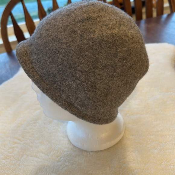 100% wool hat - Picture 2 of 6